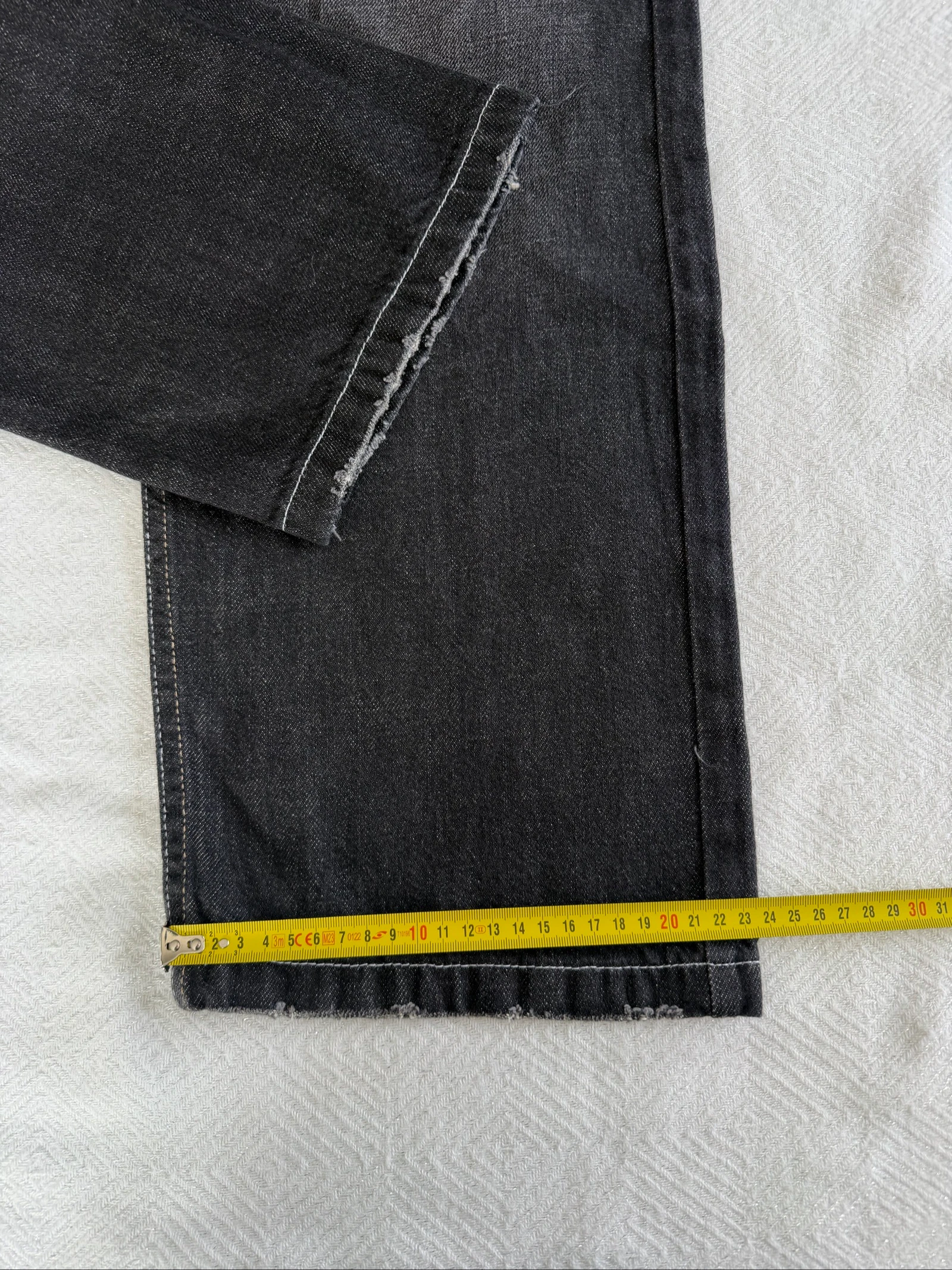 Jeans evasé cinza escuro - preto bordado nos bolsos - Bershka tamanho 38 – photo 8
